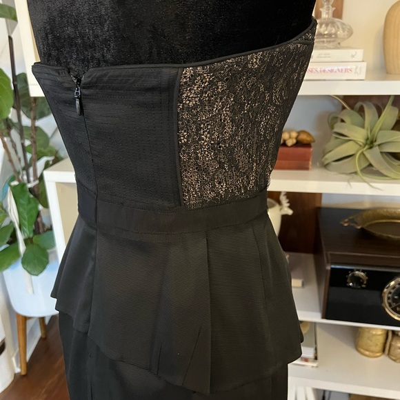 Strapless BCBG Maxazria dress with spandex and boning in size 6 - Picture 3 of 9
